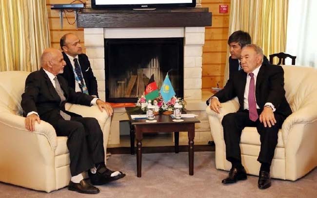 در جریان سفر رییس جمهور سه قرار داد مهم میان افغانستان و قزاقستان به امضا رسید